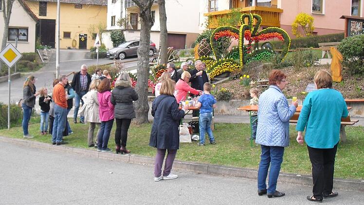 Offizielle Eröffnung des Laufer Osterbrunnens. Foto: Helmut Klösel