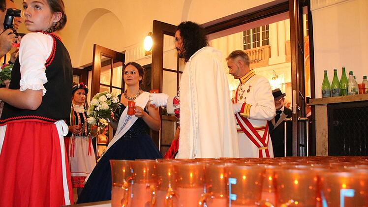 Eindrücke vom Rakoczy-Ball mit Gläser-Polonaise. Foto: Ralf Ruppert