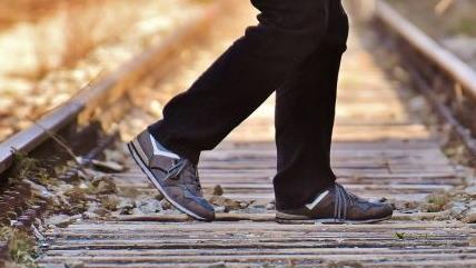 Ein 59-jähriger Mann ist am Wochenende in München schwer gestürzt. Der Wiesn-Besucher wollte sich jedoch nicht helfen lassen. Symbolbild: Alexas_Fotos/pixabay.com