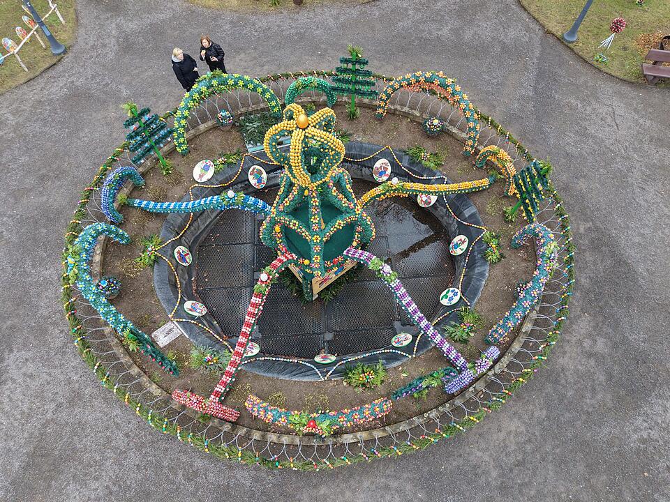 Osterbrunnen in Berga