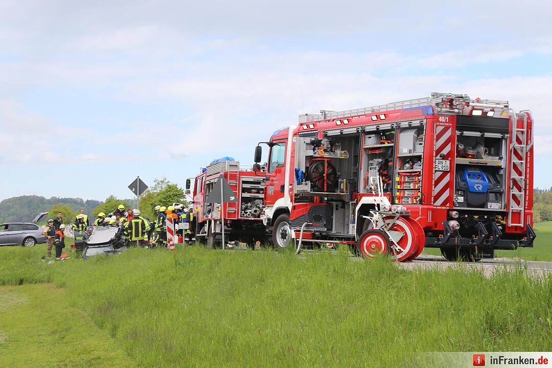 Ansbach: Fahranfänger kracht in Bagger