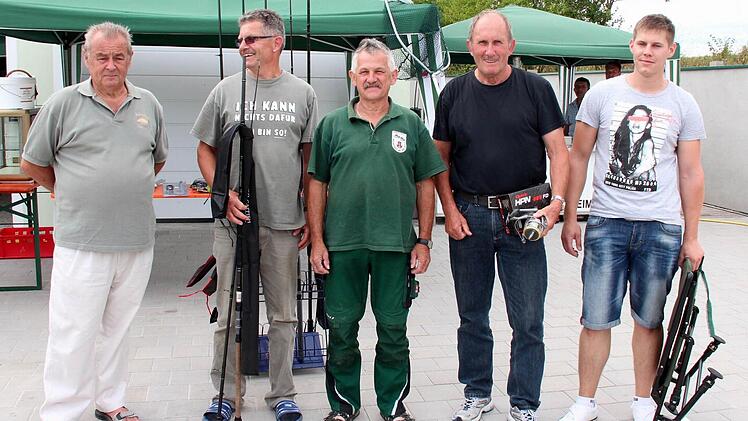 2. Vorsitzender Garhard Zender mit den Siegern