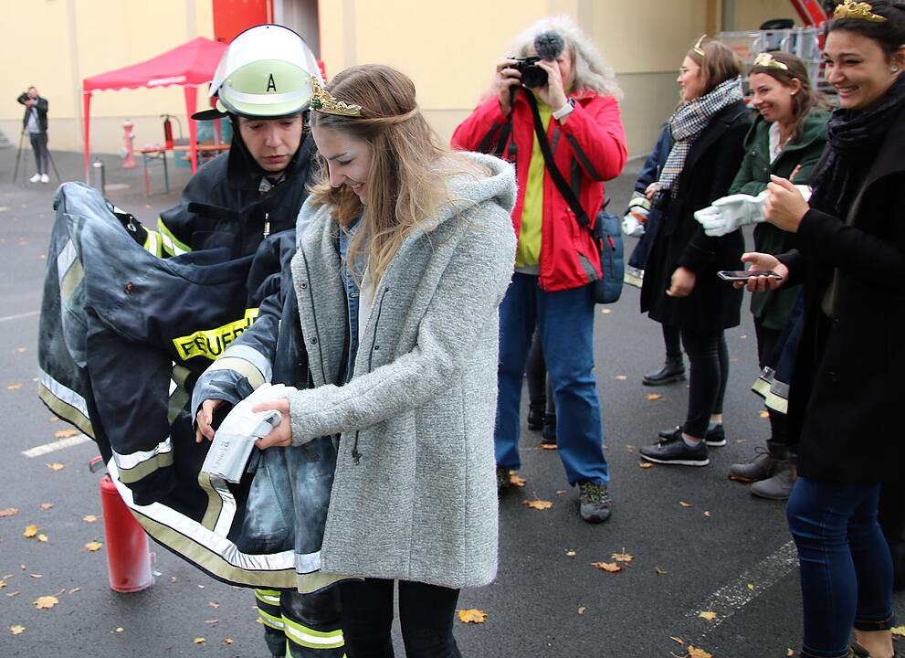 Prinzessinnen bei Feuerwehr