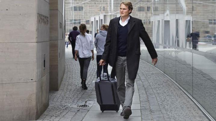 Hauptkommissar Felix Voss (Fabian Hinrichs) kommt in Nürnberg an. Foto: BR/Olaf Tiedje