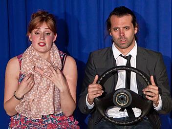 Laura Mann als Cathy und Marc Borchert als Jamie in "Die letzten fünf Jahre". Foto: Jochen Berger