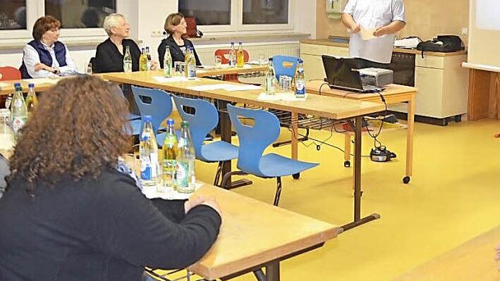 Jens Götz spricht bei der ersten Vereinsversammlung im März dieses Jahres.