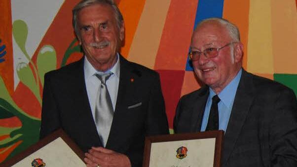 Sie tragen fortan den Goldenen Ehrenring: Manfred Franze (links) und Alfons Dorn.