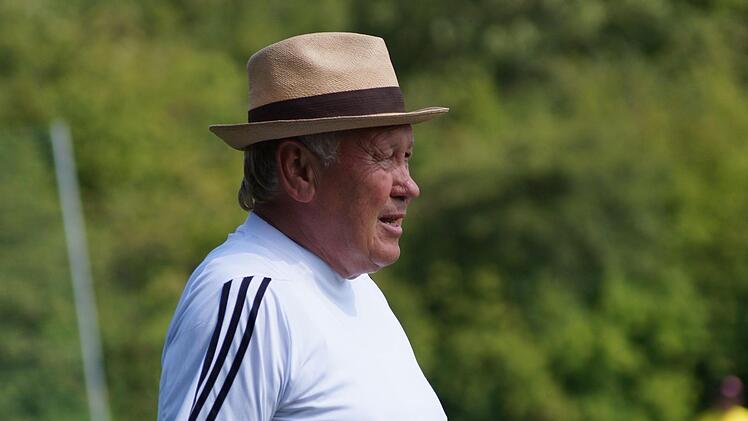 Alfred Kanz in der vergangenen Saison am Spielfeldrand. Foto: Ann-Kathrin Helfrich