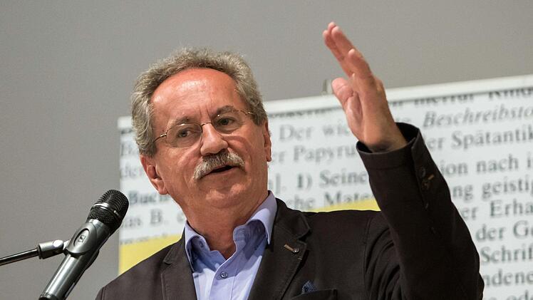 "Die Alternative oder: Macht endlich Politik!": Christian Ude stellte sein neues Buch in Coburg vor. Foto: Jochen Berger