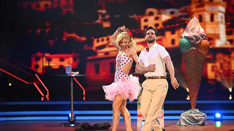 Fernab seiner ernsten Storylines zeigt sich Jan Kittmann heute von einer ganz anderen Seite und verspr&uuml;ht bei seinem Cha Cha Cha eine ordentliche Portion gute Laune.