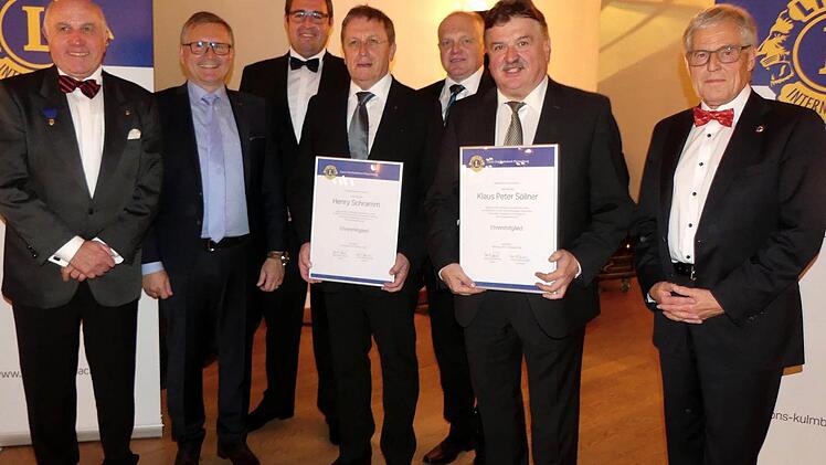 Die beiden neuen Ehrenmitglieder Klaus Peter Söllner und Henry Schramm und der neue Club Officer Gerhard Müller mit Präsident Bernd Sesselmann, Vizepräsident Hans-Peter Brendel, Sekretär Benedikt Drempetic und Vize-Governor Professor Ernst-Dietrich Kreuser Foto: Dieter Hübner