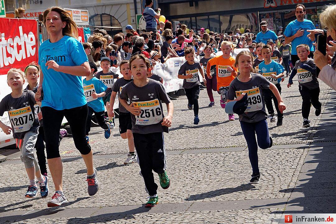 Weltkulturerbelauf 2017 in Bamberg: Der Zieleinlauf am Maxplatz