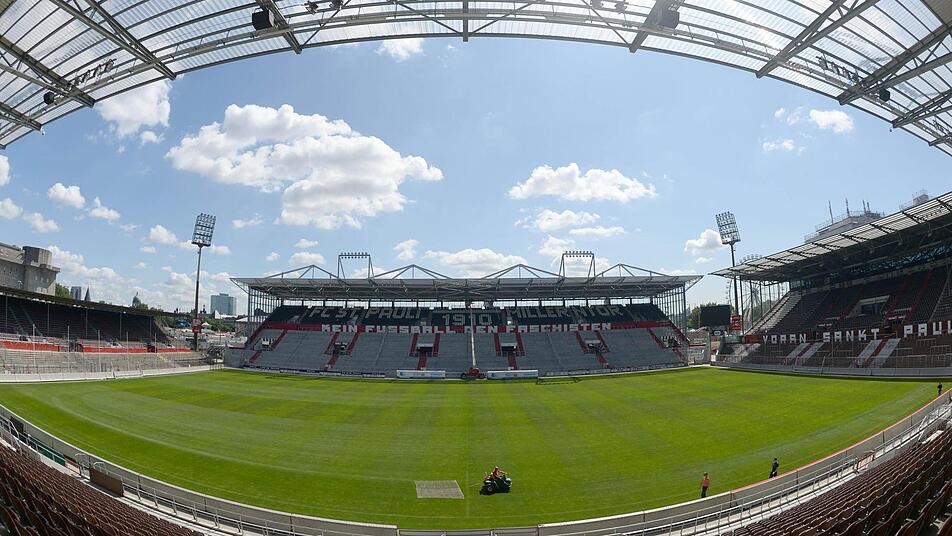 Ein leeres Stadion... egal ob Fußball, Basektball oder andere Sportarten. Nichts sollte für Vereine und Mannschaften an Spieltagen unangenehmer sein, als fehlende Fans. Symbolbild: dpa
