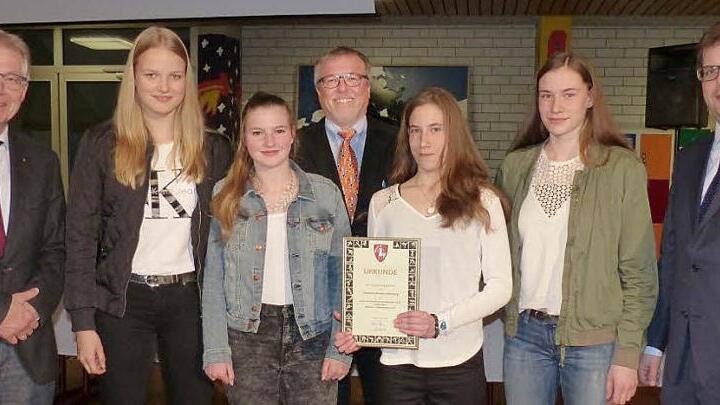 Die Sch&uuml;lerinnen des Clavius-Gymnasiums wurden in der Wettkampfklasse III (Jahrg&auml;nge 2002/03) deutsche Meister im Basketball. Foto: Stadt