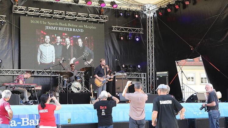 Die  Jimmy Reiter Band begeisterte am Maxplatz. Foto: Barbara Herbst