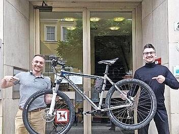 David Fronczek (links) und B&uuml;rgermeister Jan Marberg.