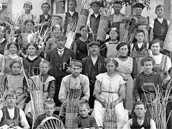 Eine Geschosskorbfabrikation gab es auch in Stockheim in der Puppenfabrik A. Och. Repros: Gerd Fleischmann