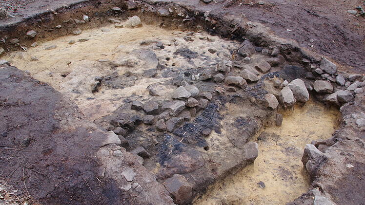 Archäologen finden bisher verborgene Stelle in Franken - hier lebte jemand mit "Macht und Reichtum"
