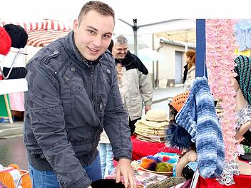 Der traditionelle Gänsmarkt kam in Uehlfeld trotz schlechtem Wetter an.  Fotos: Sonja Werner