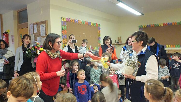 Zum Abschied gab es viele Geschenke.   Foto: Manfred Welker