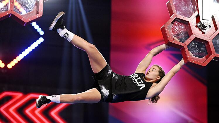 Lotta Kokemohr zog als beste Frau des Abends direkt ins Finale von NWG ein. Frank Buschmann kommentierte ihre Leistung mit "unglaublich, unmenschlich".