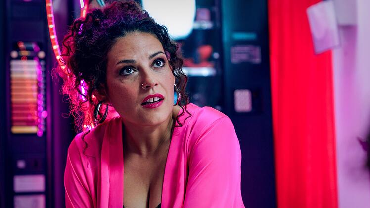 &Uuml;berraschende Ermittlungsergebnisse! Was hatte  Ramona (Claudia Kottal) mit dem Toten zu tun?