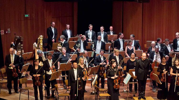 Impressionen vom Sinfoniekonzert des Landestheaters im Coburger Kongresshaus.Foto: Jochen Berger