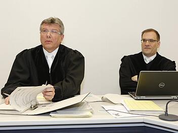 Oberstaatsanwalt Bernhard Lieb (l.) fordert 15 Jahre Haft für ehemaligen Chefarzt. Foto: Matthias Hoch