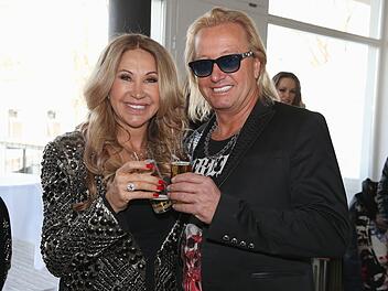 Carmen und Robert Geiss haben sich ein besonderes Hochzeitsgeschenk &uuml;berlegt.