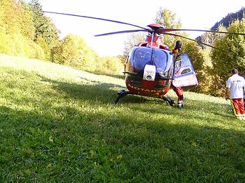 Der Hubschrauber landete unterhalb der Wand, an der ein 55-jähriger Kletterer aus Mittelfranken abgestürzt war. Foto: Bergwacht Forchheim