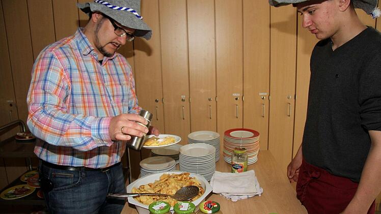 Die Station mit dem Kaiserschmarrn war beliebt. Foto: Richard Sänger