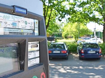 Die Parkscheinautomaten an der Sch&uuml;tt m&uuml;ssen, einen positiven Beschluss im Bauausschuss vorausgesetzt, umger&uuml;stet werden. Das sollte bis nach dem Altstadtfest geschehen sein, sagte B&uuml;rgermeister Hacker.