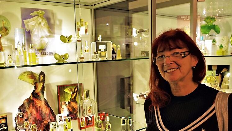 Beatrice Frankl aus München hat mit ihren Exponaten das Flakonglasmuseum ganz wesentlich bereichert.