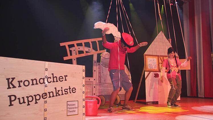 Jens und Nicole Wrede als Jim Knopf und Lissy.  Foto: Friedwald Schedel