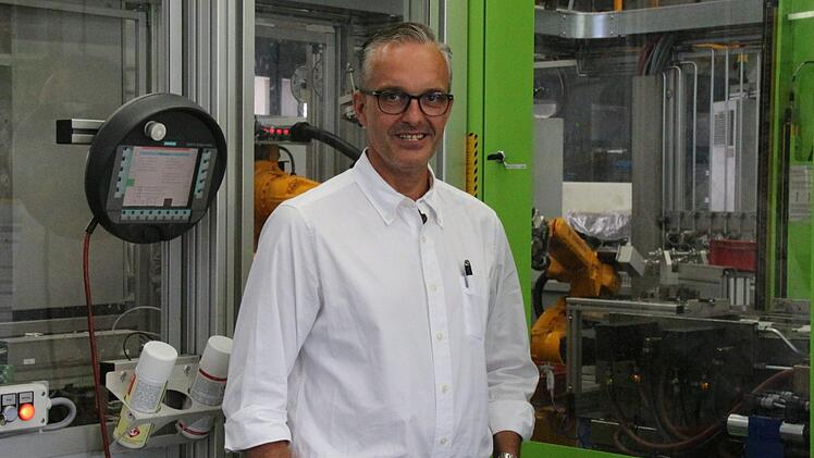 Niels Roelofsen, Geschäftsführer bei Gaudlitz, in der Fertigung. Foto: Simone Bastian