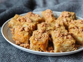 Apfel-Zimt-Blondies.jpg