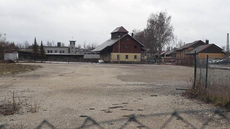 Auf dem alten Baywa-Gelände will die Gemeinde Ebelsbach Platz für einen Discounter schaffen.