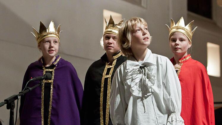 Ein stimmungsvolles Adventskonzert erlebten zahlreiche Zuhörer in der Heilig-Kreuz-Kirche. Zu den Mitwirkenden zählte auch Schüler des Kindertheaters "Cobi". Foto: Jochen Berger