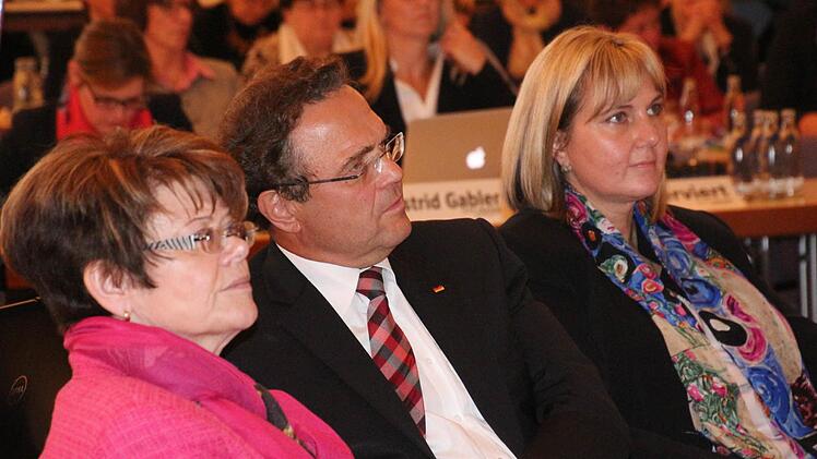 Elke Protzmann (Neustadt), Hans-Peter Friedrich und Birgit Weber.