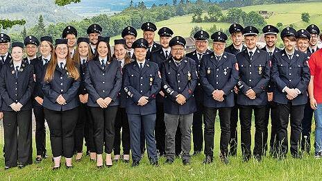Die Jubiläumswehr der Freiwilligen Feuerwehr Wartenfels.