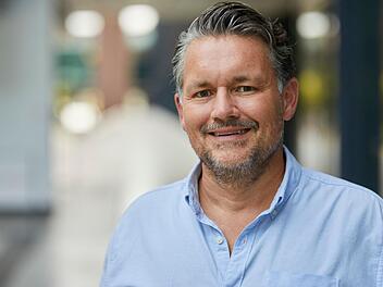 "Wir merken, dass Empathie, Haltung und auch mal Zwischentöne gefragt sind", sagt Markus Küttner, der bei RTL die leichten Themen verantwortet. "Unterhaltung darf bunt und laut sein - aber sie muss wissen, wo sie steht."