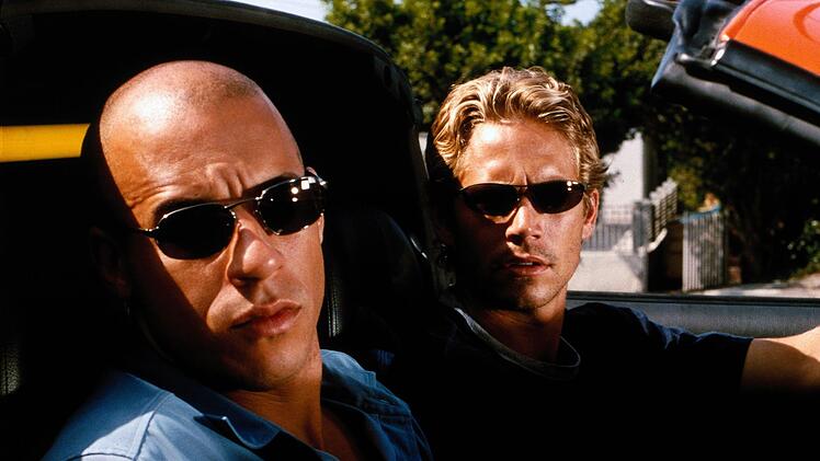 Noch ahnt Dominic (Vin Diesel, links) nicht, dass Brian (Paul Walker) ein Undercover-Cop ist.