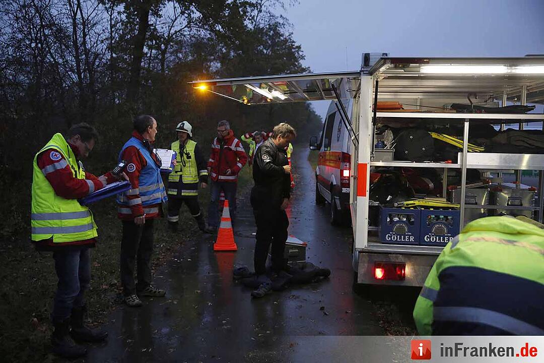 Pkw rollt bei Theres in Main: 23-Jährige stirbt
