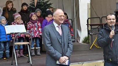 B&uuml;rgermeister Helmut Blank und Oliver Schikora bei der Er&ouml;ffnung. Foto: Kilian Trabert