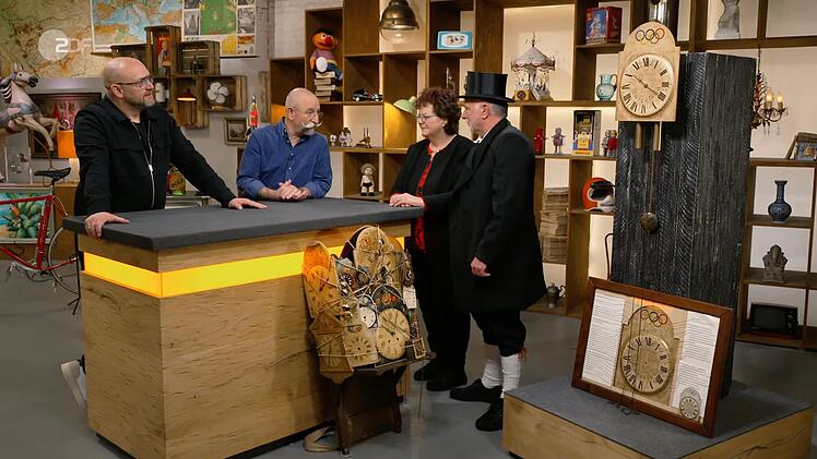Helga und Wolfgang stellen in der ZDF-Tr&ouml;delshow ihre Uhren vor.
