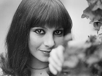 In den 60er-Jahren war sie in Deutschland einer der gr&ouml;&szlig;ten Popstars: Esther Ofarim feiert am 13. Juni ihren 85. Geburtstag.