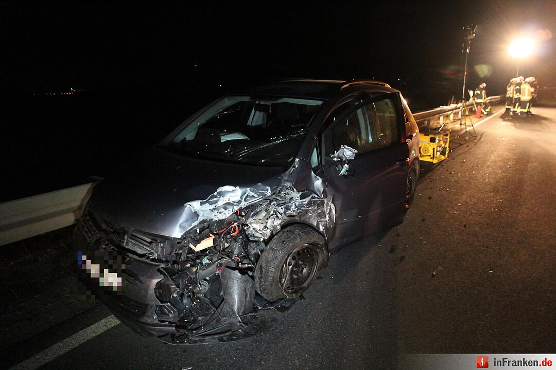 Sechs Verletzte nach Kollision auf der B470