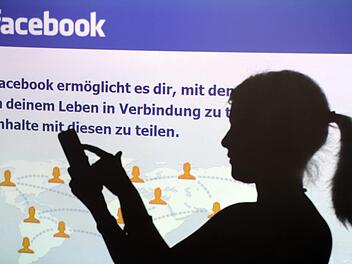 Eltern von Facebook-Nutzern unter 16 werden zu Einstellungen gefragt. Foto: Armin Weigel/dpa