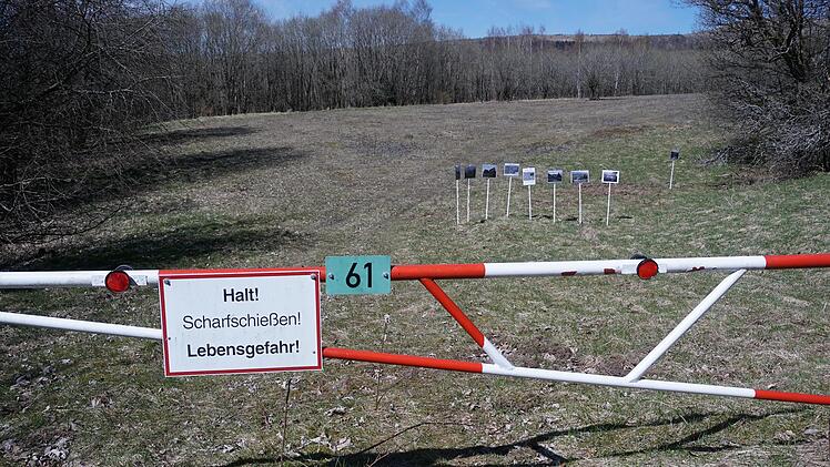 Hinter der Sperrung lagen früher Hofstellen des Silberhofs. Diese wurden markiert.