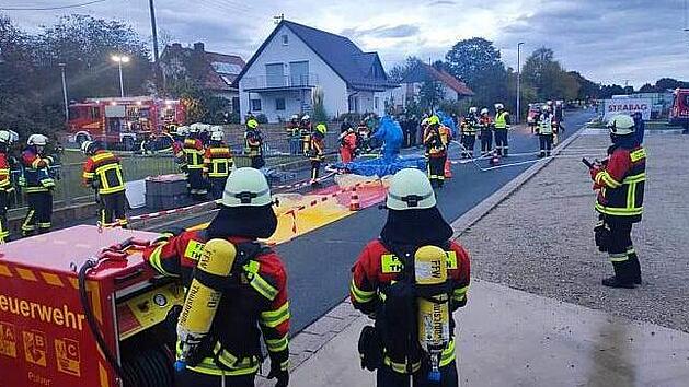 Insgesamt verf&uuml;gt die Thuisbrunner Wehr &uuml;ber 72 Aktive, darunter 13 Frauen und 28 Atemschutzger&auml;tetr&auml;ger, die regelm&auml;&szlig;ig ihr K&ouml;nnen in &Uuml;bungen vertiefen.